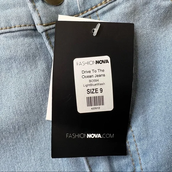 Fashion Nova- Drive to the Ocean Skinny Jeans, Light Blue Wash - Picture 9 of 10